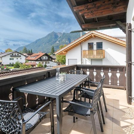 Appartement Partenkirchen - 3-Zimmer mit Panorama-Balkon - Bestlage am Fuß des Berges Garmisch-Partenkirchen Exterior foto
